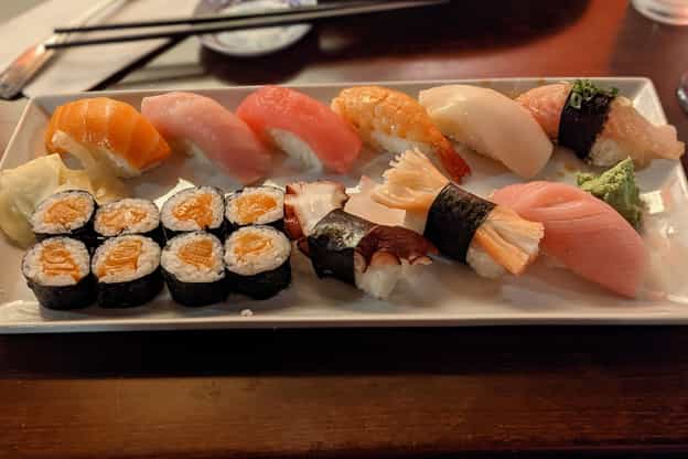 Mon's Thai Bistro & Sushi Bar, San Antonio, TX
